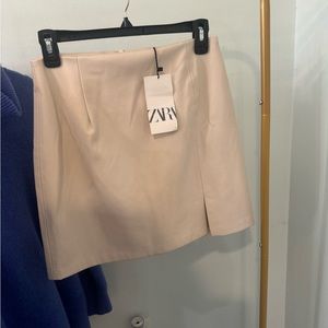 ZARA cream mini skirt ~ Leather | Never worn | Size Medium